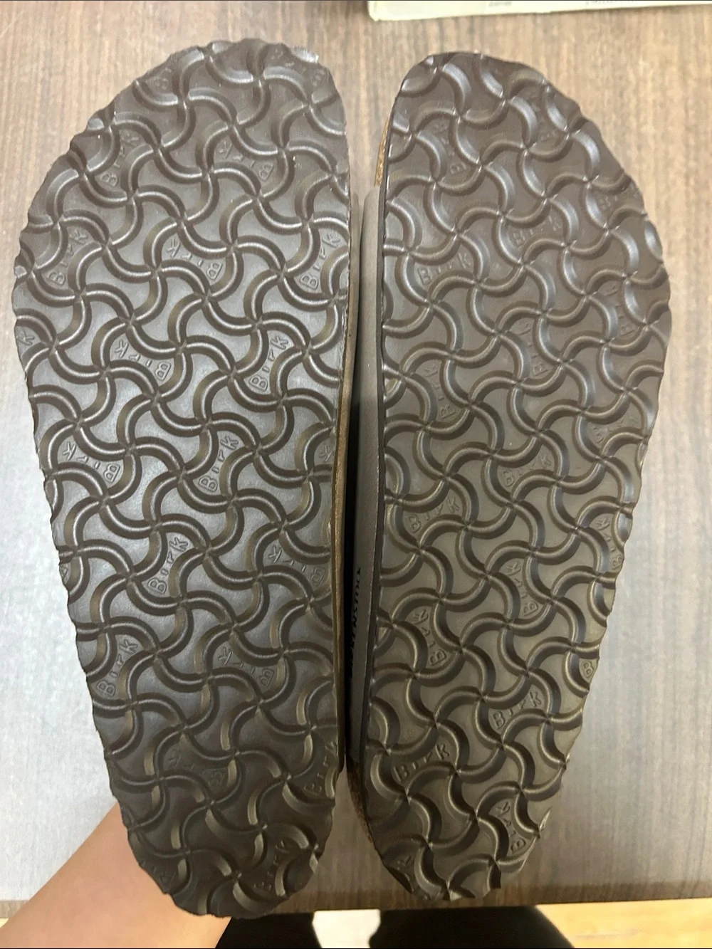 BIRKENSTOCK Arizona Mens Mocha Sandals